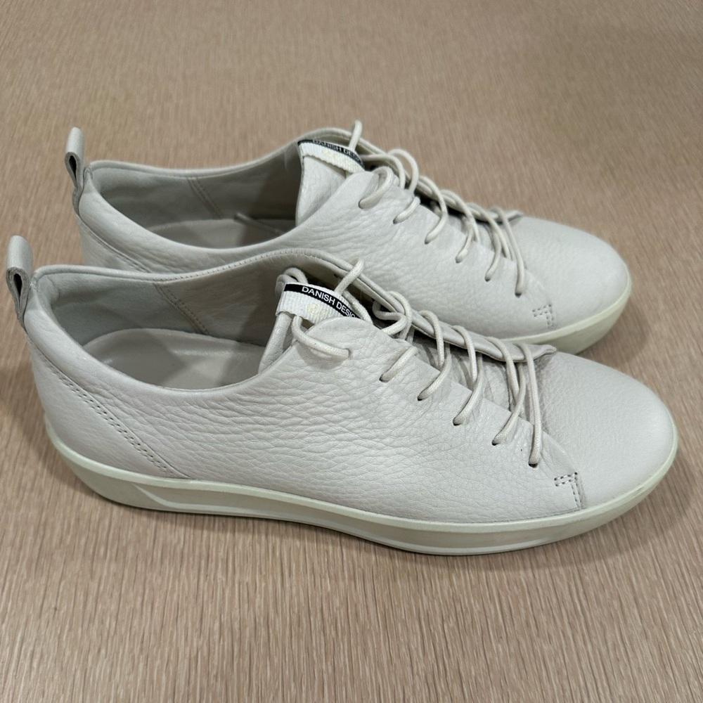 ECCO Women's Soft 8 Pebbled Leather Sneaker in 'Gravel' 38 NEW